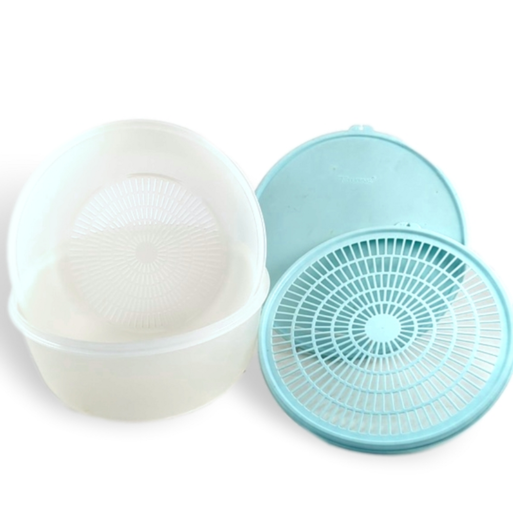 TUPPERWARE: Large Strainer serving bowl set